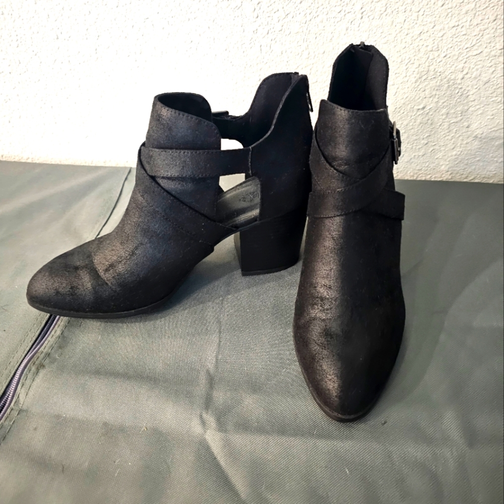 Black boots
